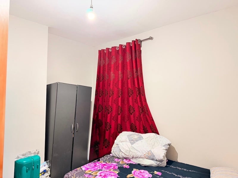 Room High Street South in Greater London