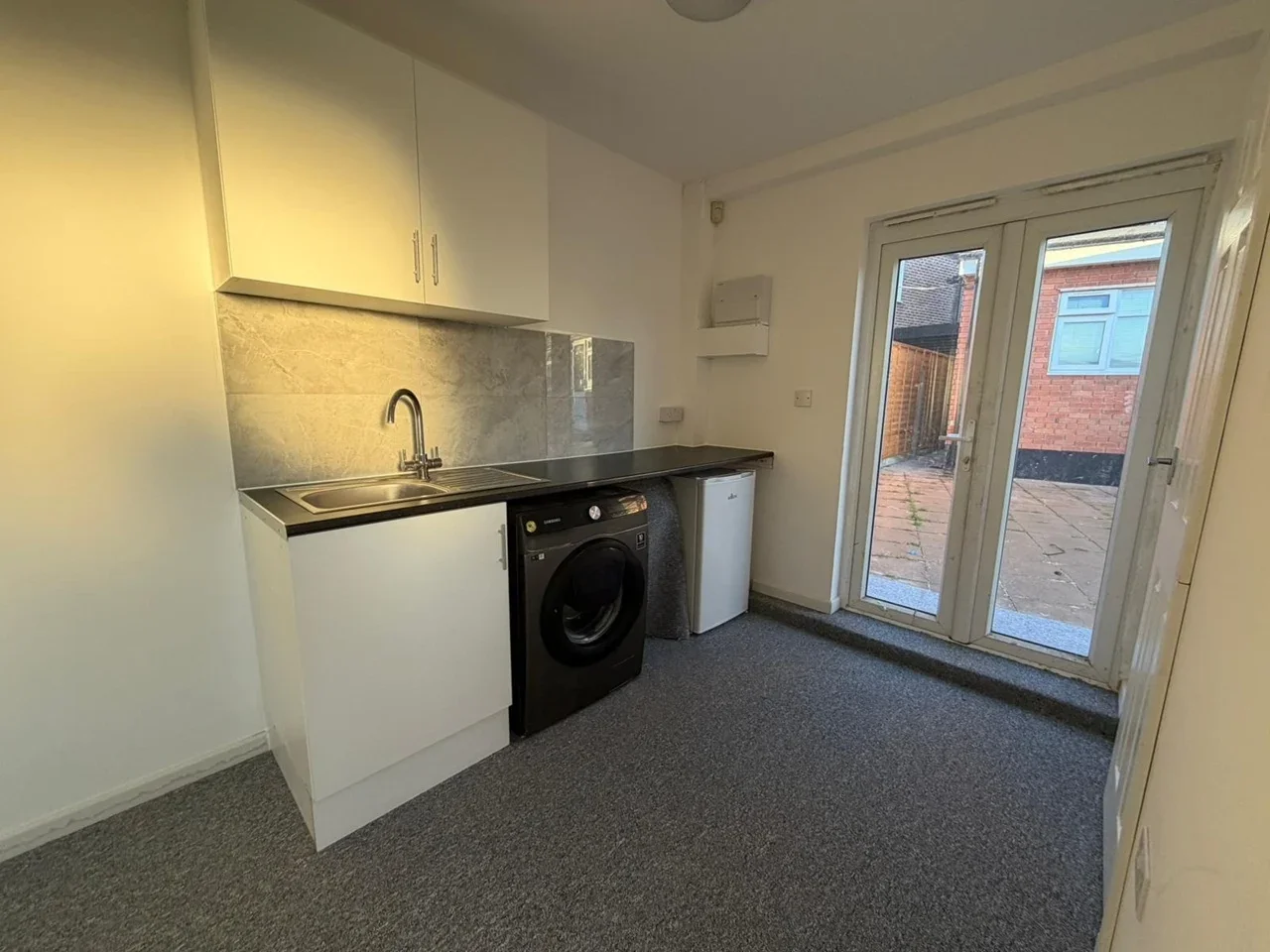 Flat Westleigh Gardens in Greater London