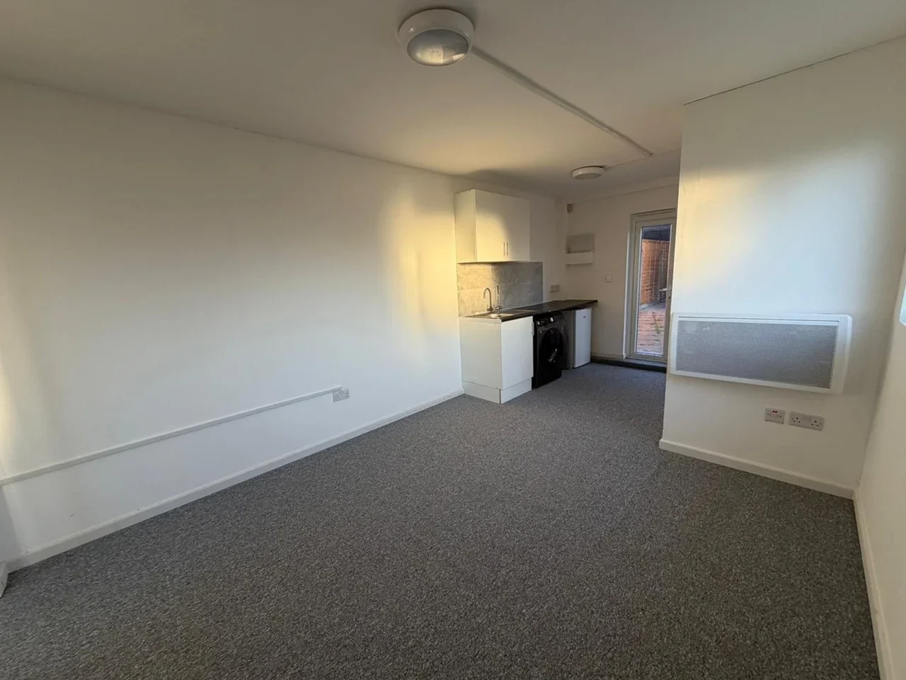 Flat Westleigh Gardens in Greater London