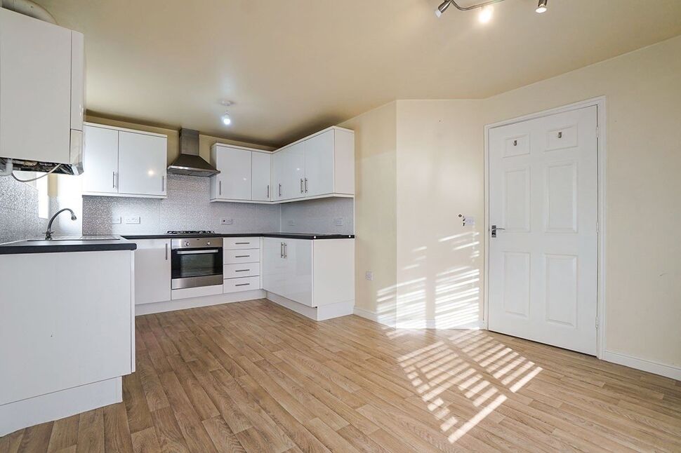 Flat Metcombe Way in Manchester
