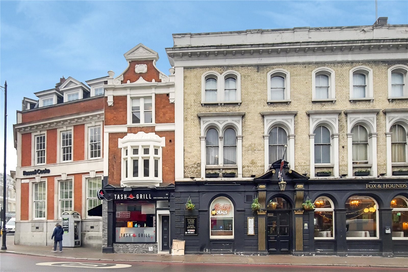 Flat Burston Road in Greater London