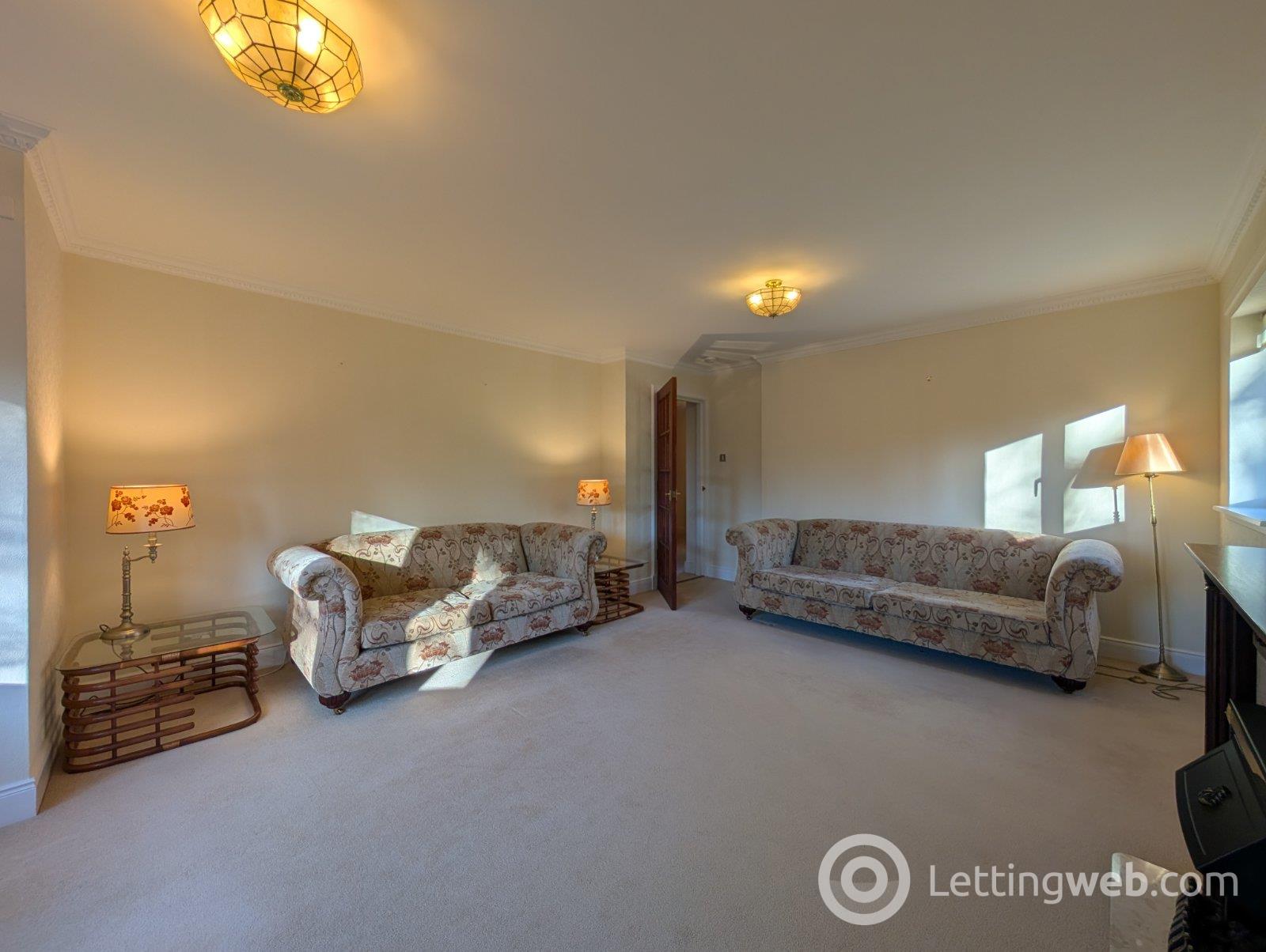 Flat Cramond Road North in Edinburgh