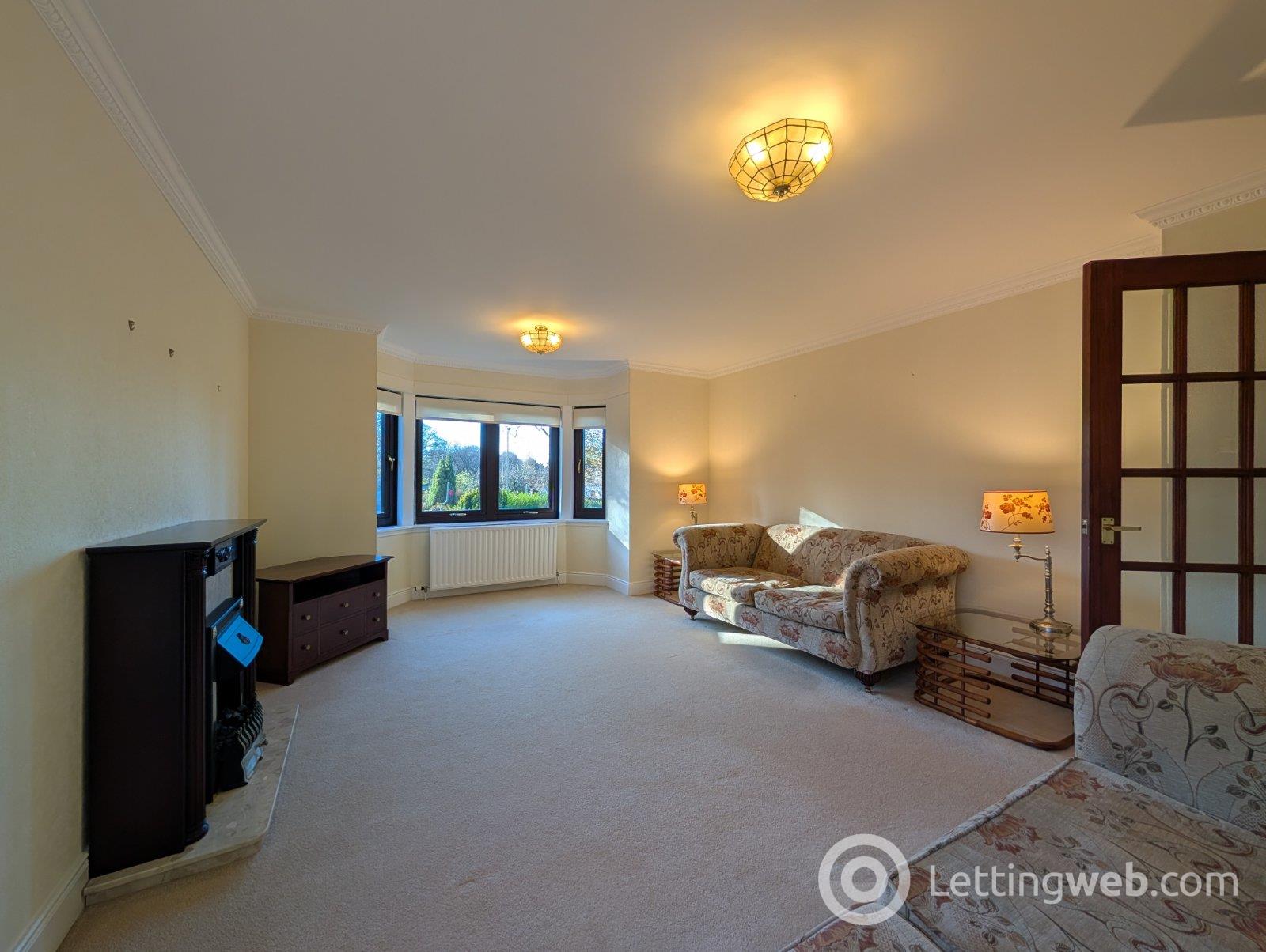 Flat Cramond Road North in Edinburgh