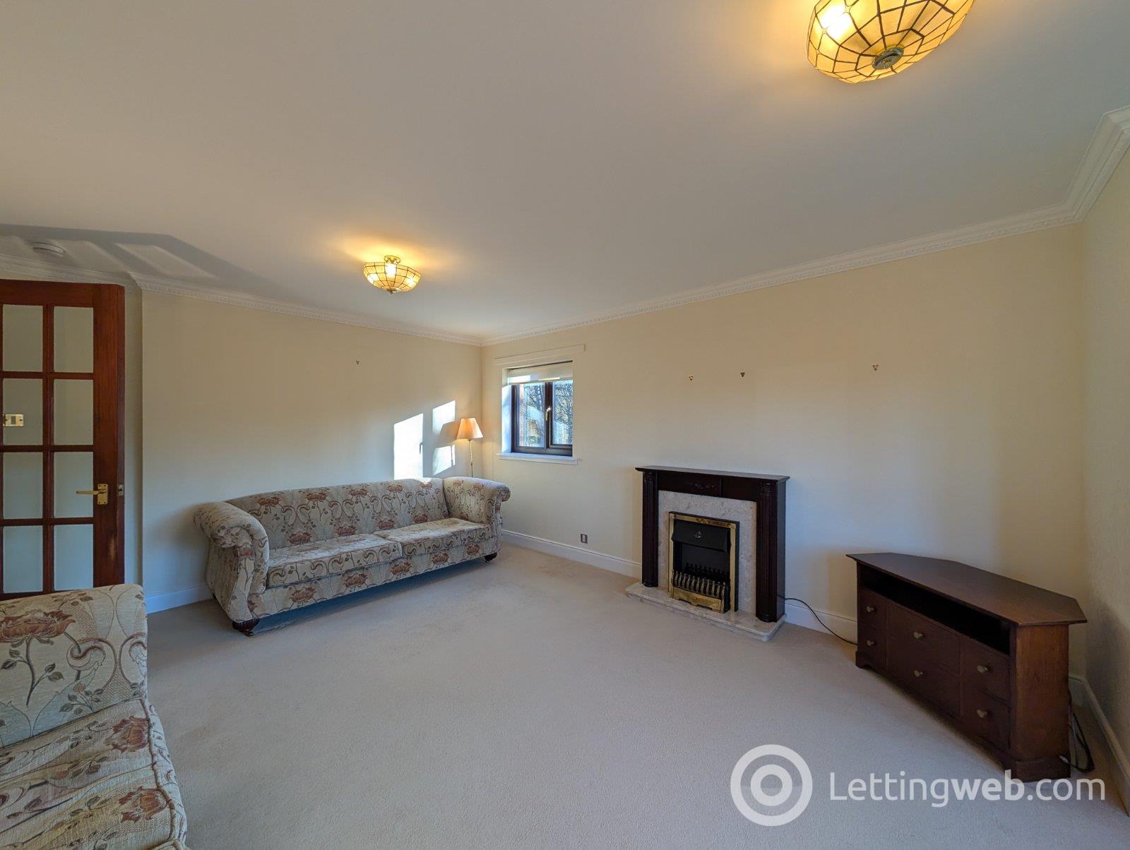 Flat Cramond Road North in Edinburgh