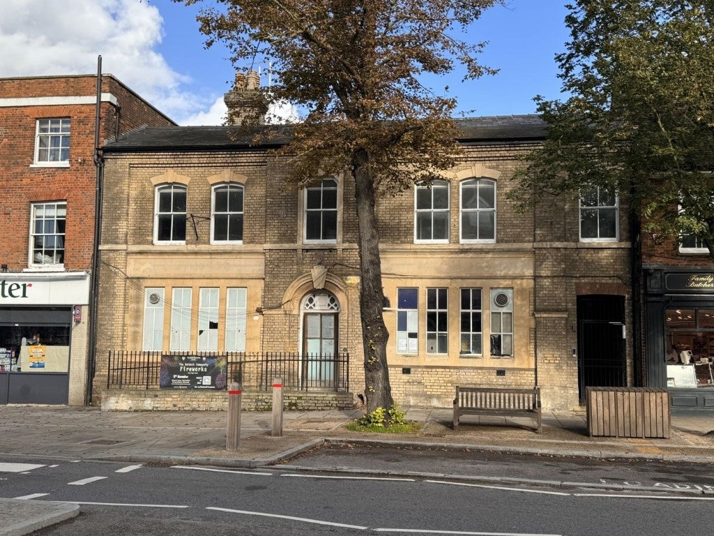 Flat Hitchin Street in North Hertfordshire