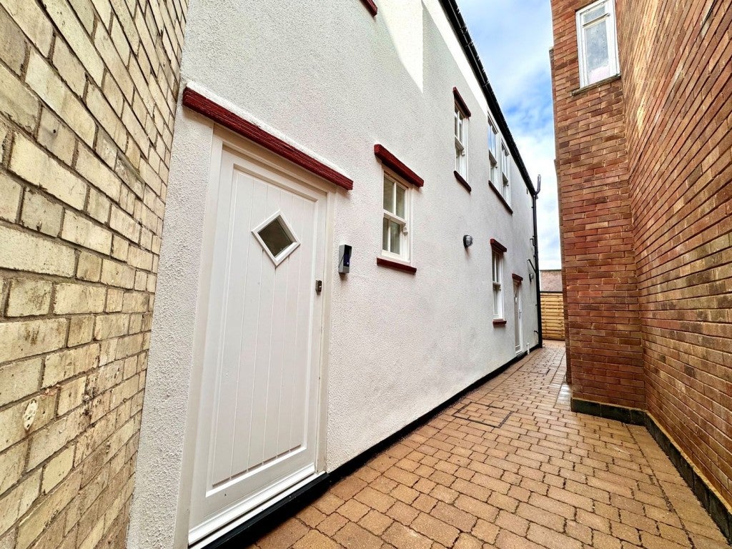 Flat Hitchin Street in North Hertfordshire