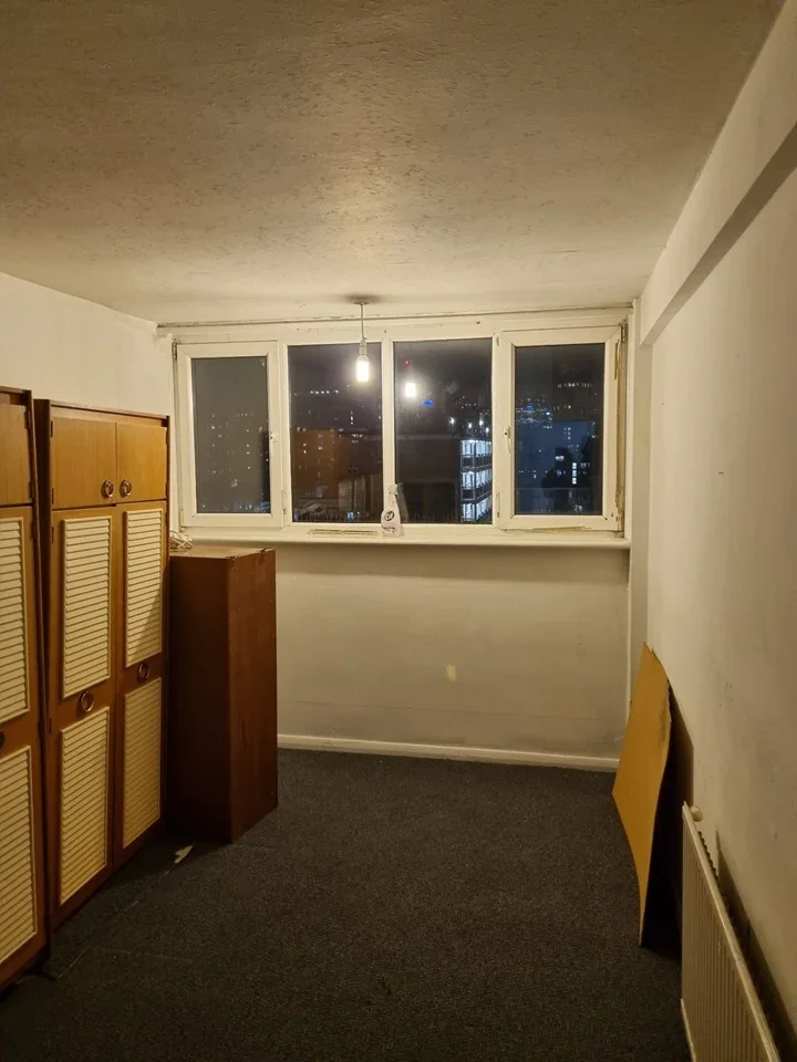 Flat Trinity Gardens in Greater London