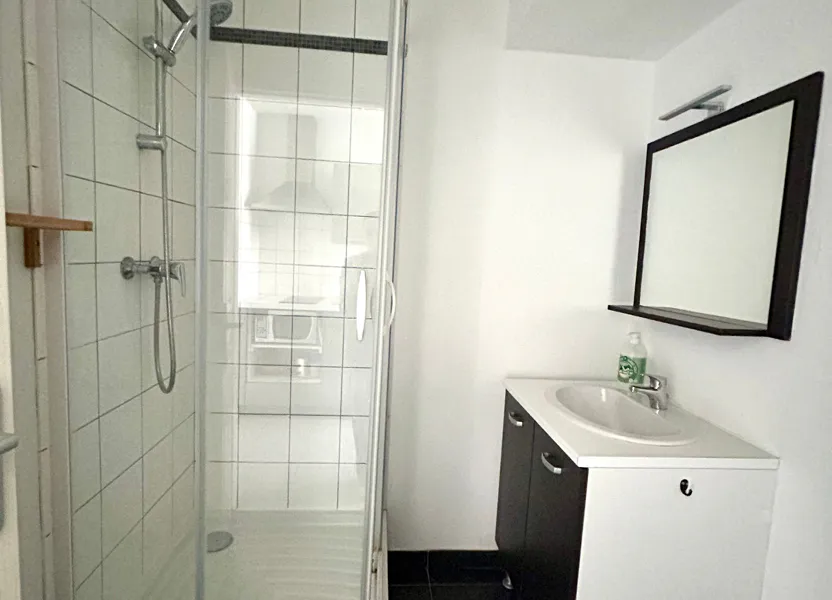 Flat Rue Anquetil in Reims