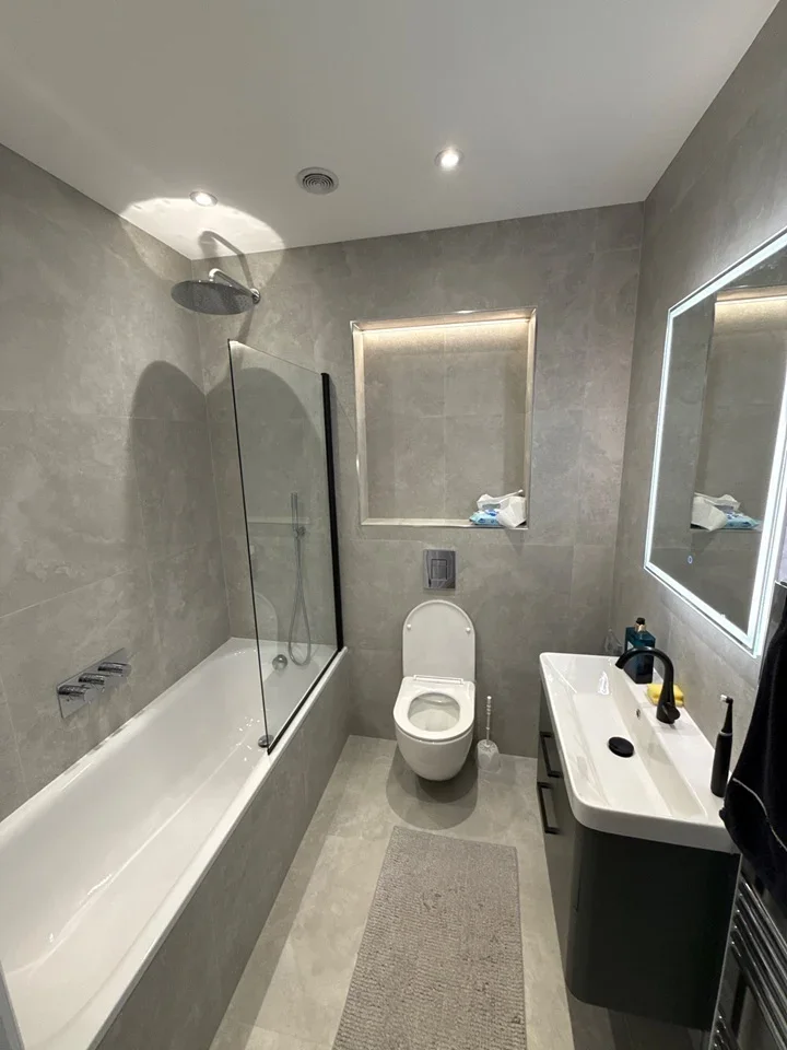 Room Alexandra Court in Greater London