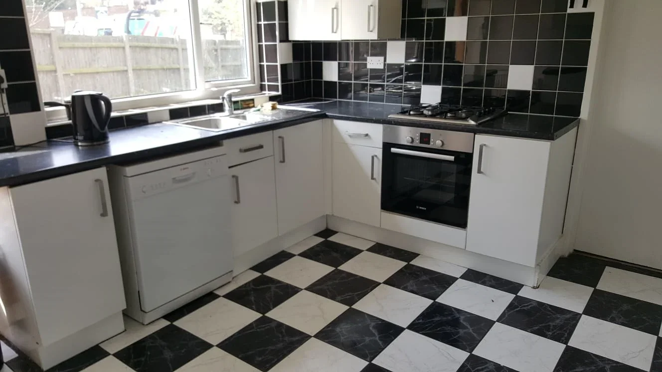 Room Devon Road in Luton
