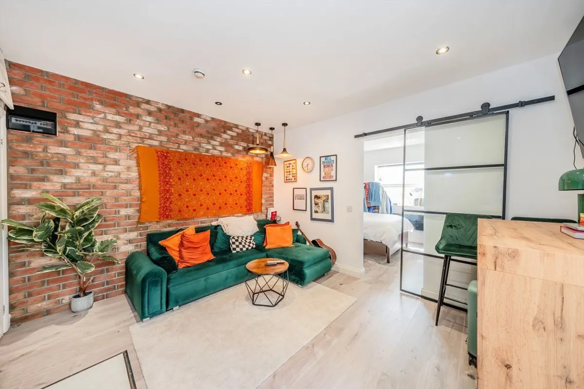 Flat Lena Gardens in Greater London