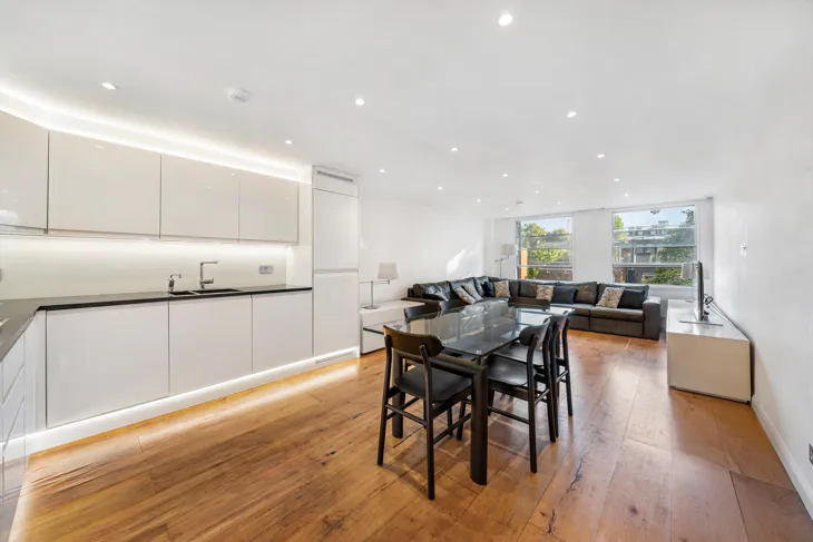 Flat Queensborough Terrace in City of Westminster
