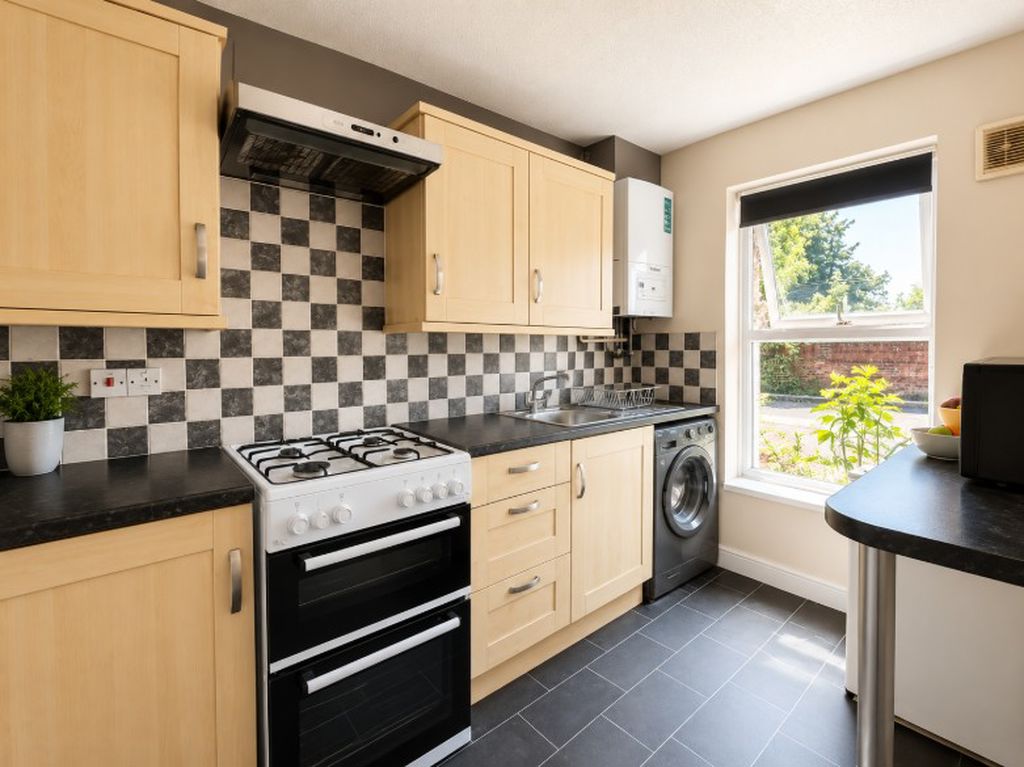 House Marlin Close in Gosport