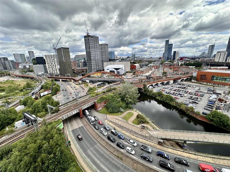 Flat Trinity Way in Salford