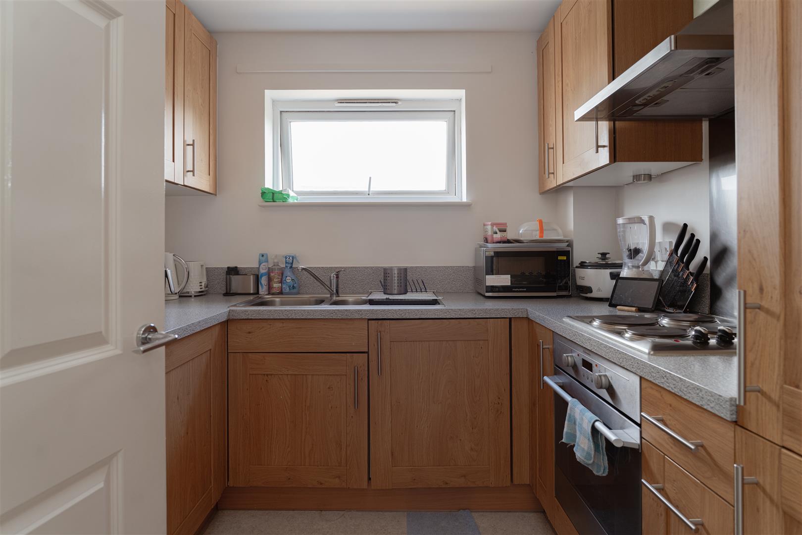 Flat Canalside in Reigate and Banstead
