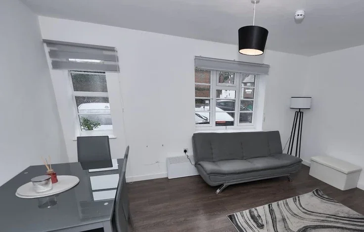 Flat Rickford's Hill in Aylesbury