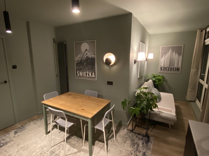 Room Poplar High Street in Greater London