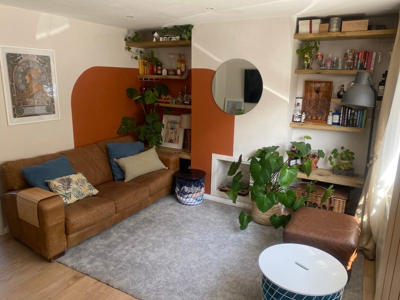 Room Phipps Bridge Road in Greater London