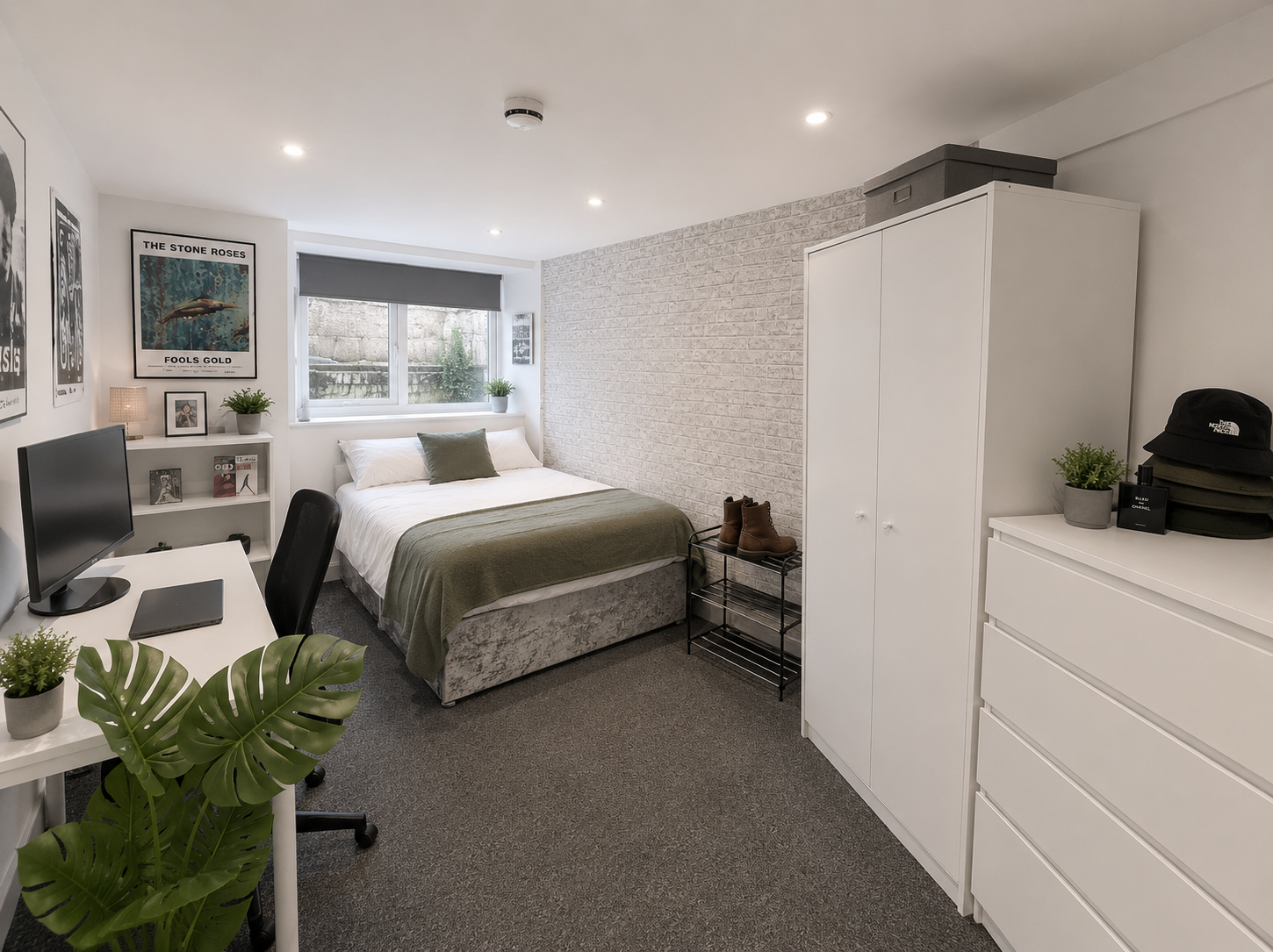 Flat Kirkstall Lane in Leeds