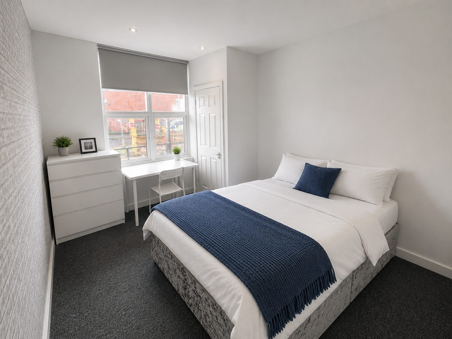 Flat Kirkstall Lane in Leeds