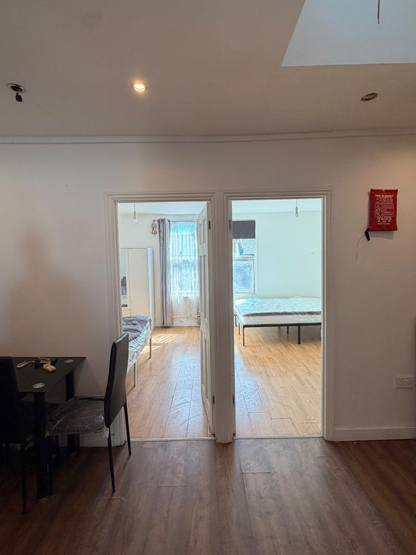 Room Barking Road in Greater London
