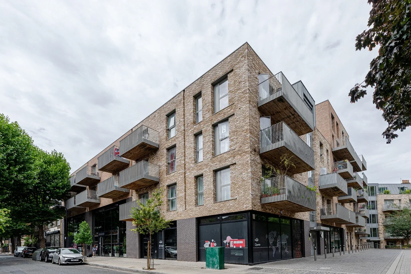 Flat Bevenden Street in Greater London