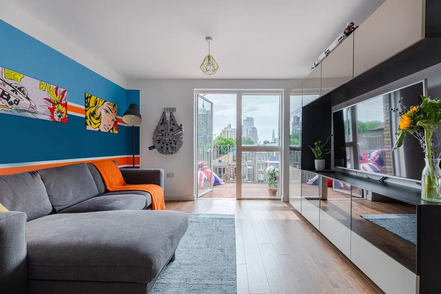 Flat Bevenden Street in Greater London