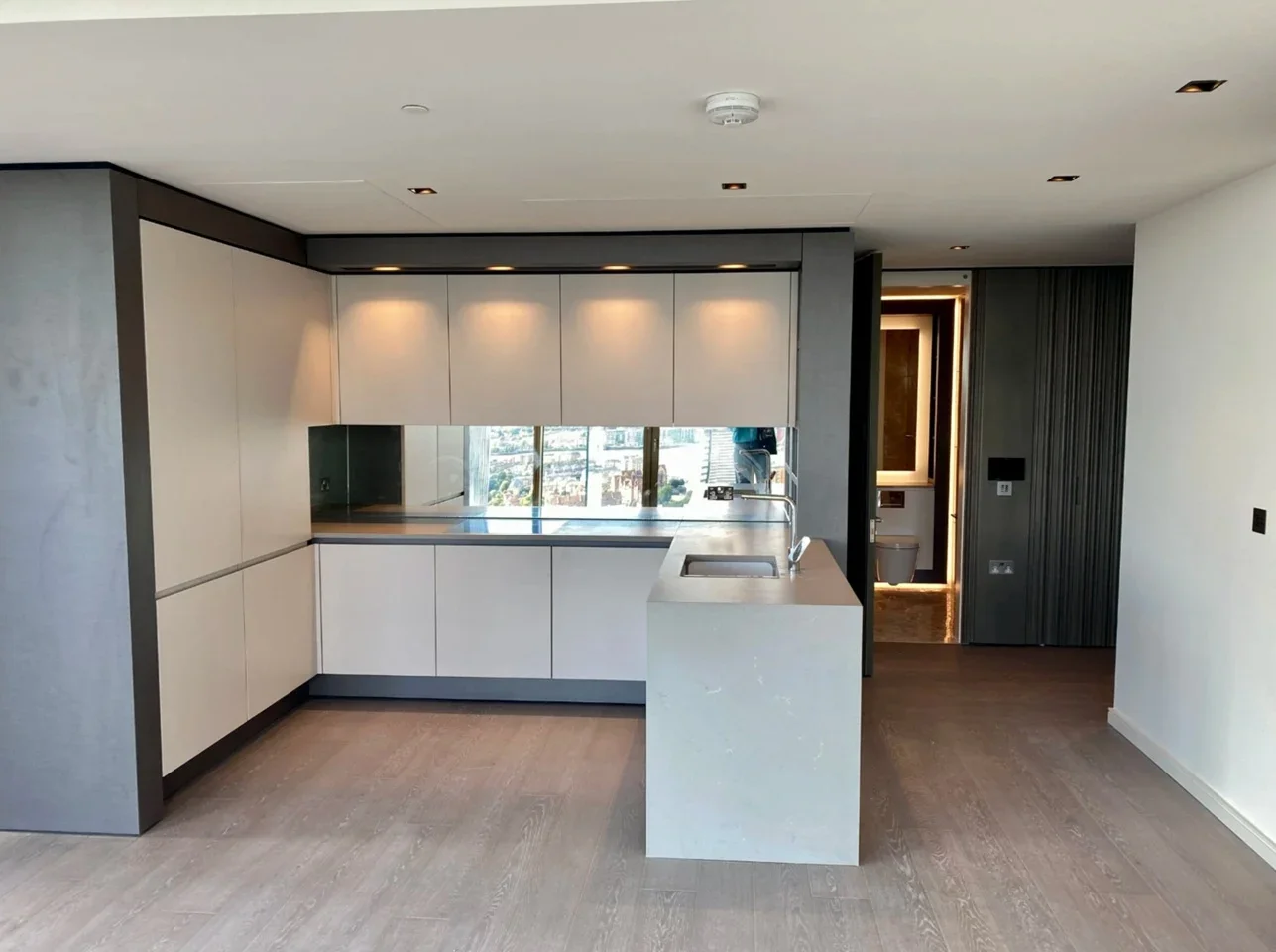 Flat Park Drive in Greater London