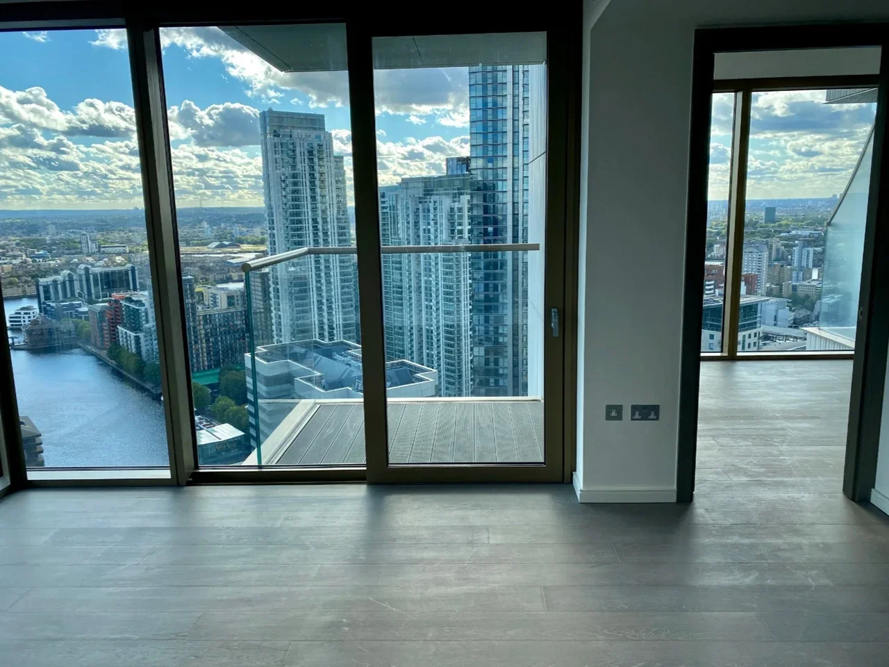 Flat Park Drive in Greater London