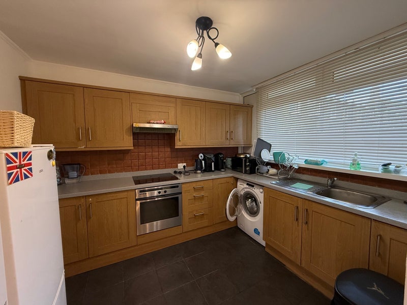 Room Woodall Close in Greater London