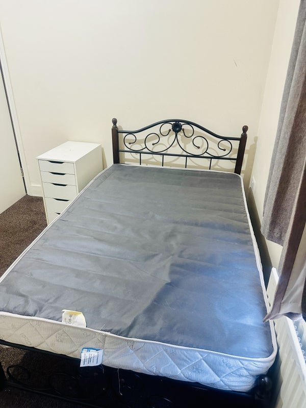 Room Clifton Avenue in Greater London