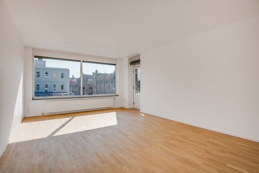 Flat Hoogte Kadijk in Amsterdam