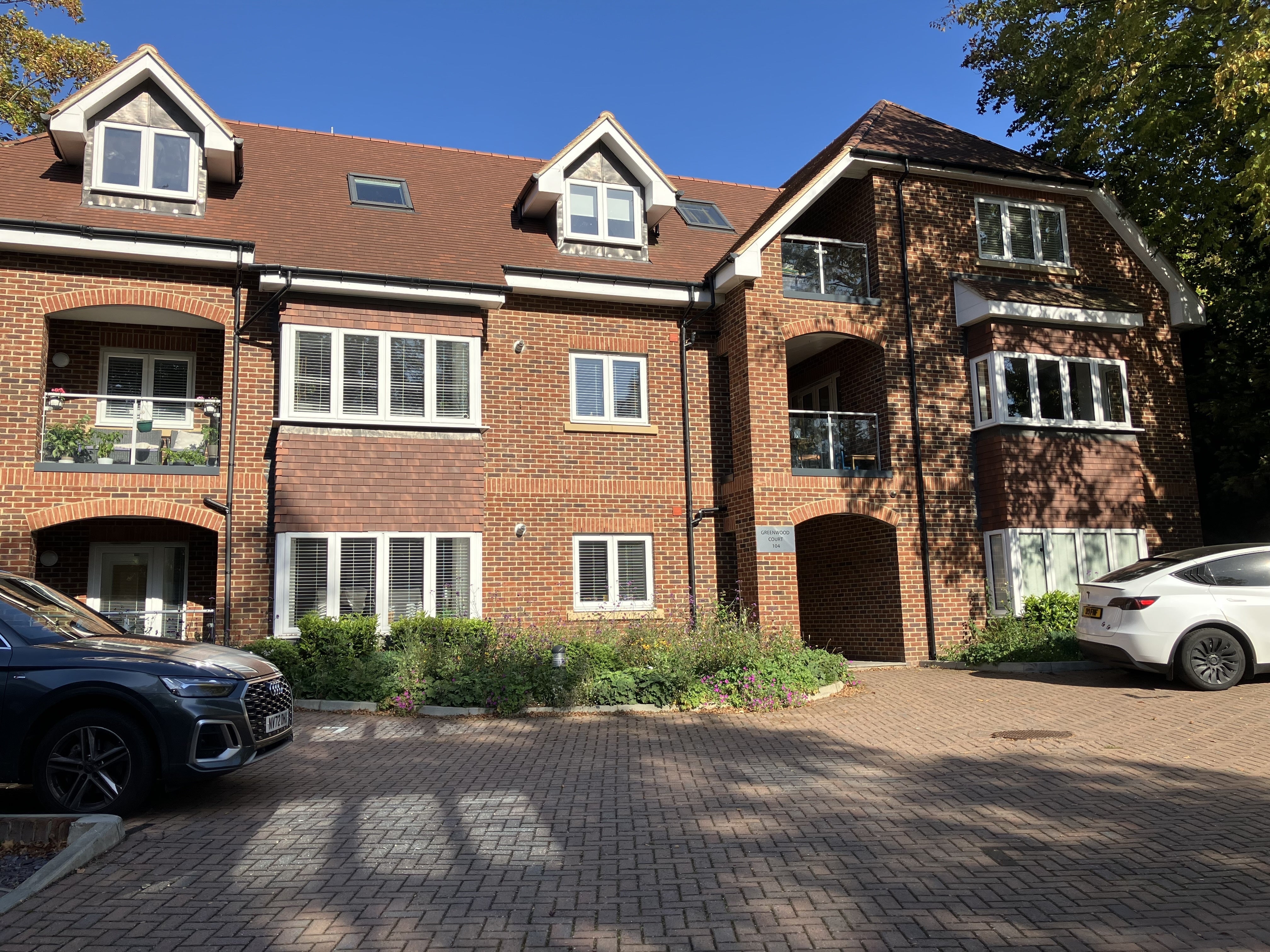 Flat Foxley Lane in Greater London