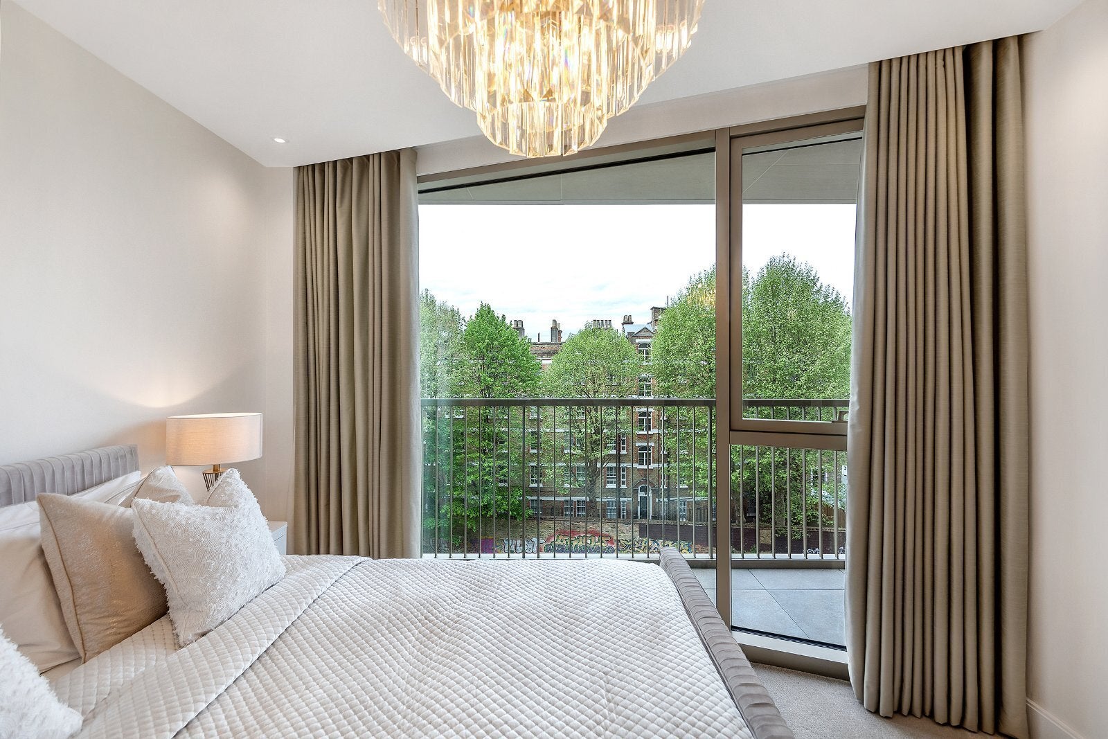 Flat Warwick Lane in Greater London