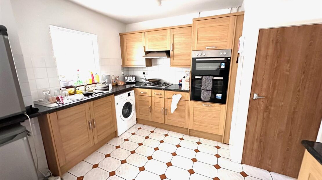 House Bryony Close in Greater London