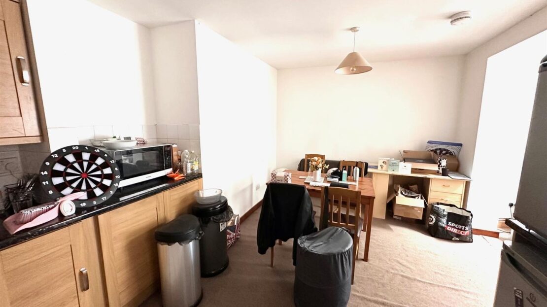 House Bryony Close in Greater London