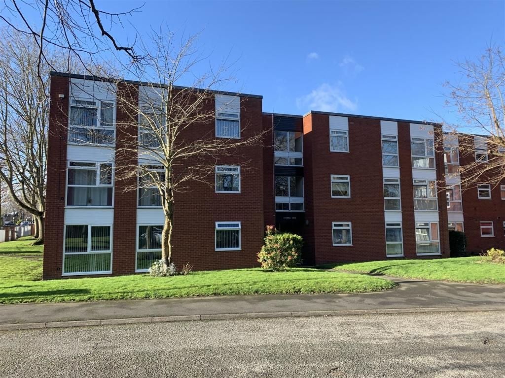 Flat Aspen Close in Birmingham