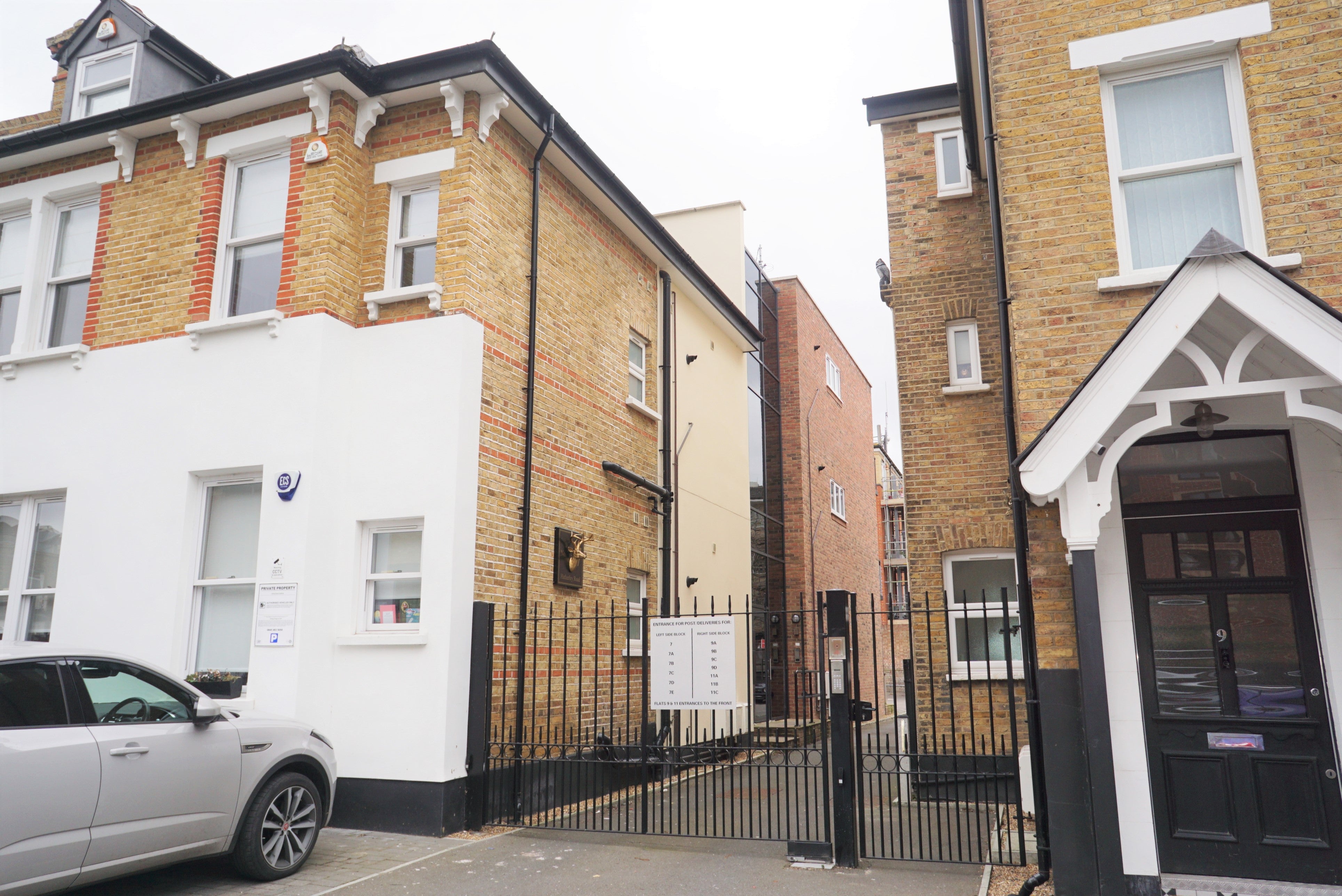 Flat Manor Road in Greater London
