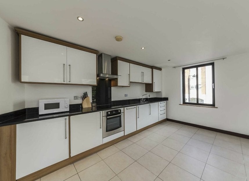 Flat Marsden Street in Greater London