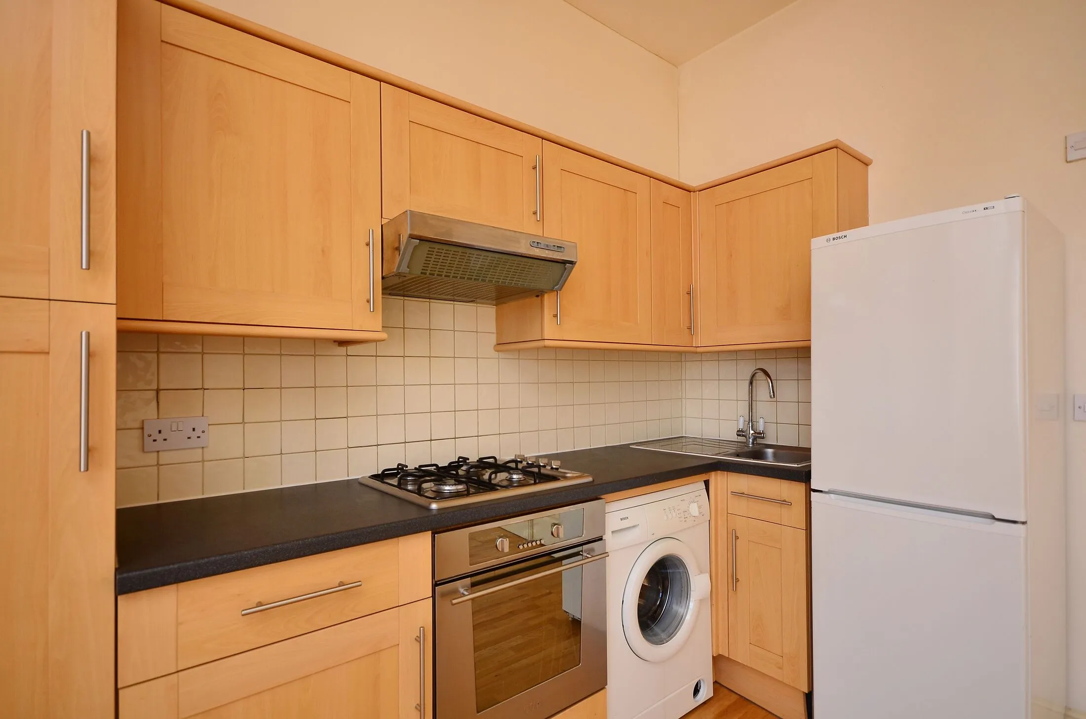 Flat Thornlaw Road in Greater London