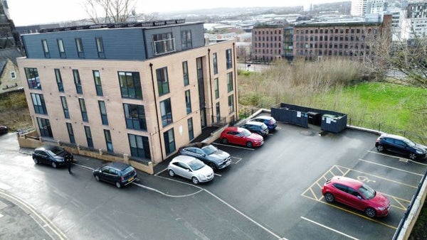 Flat Ellerby Road in Leeds