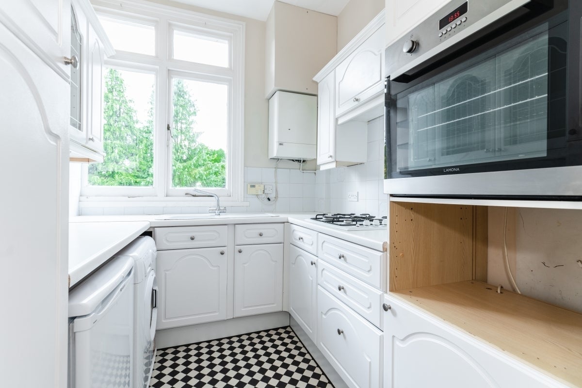 Flat Biskra in Watford