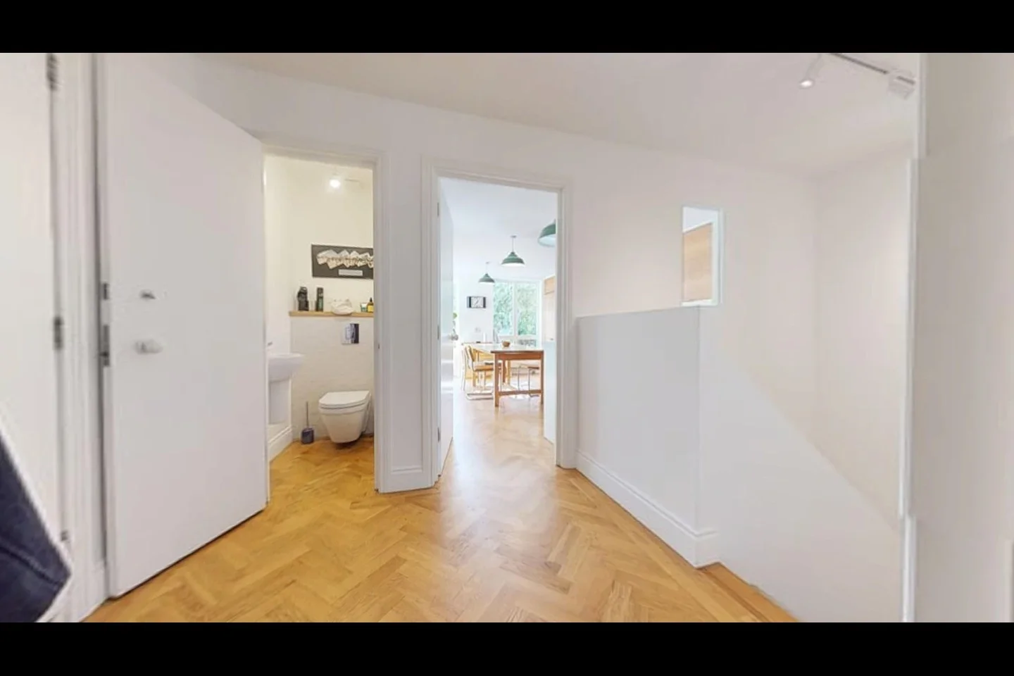 Flat Holly Grove in Greater London