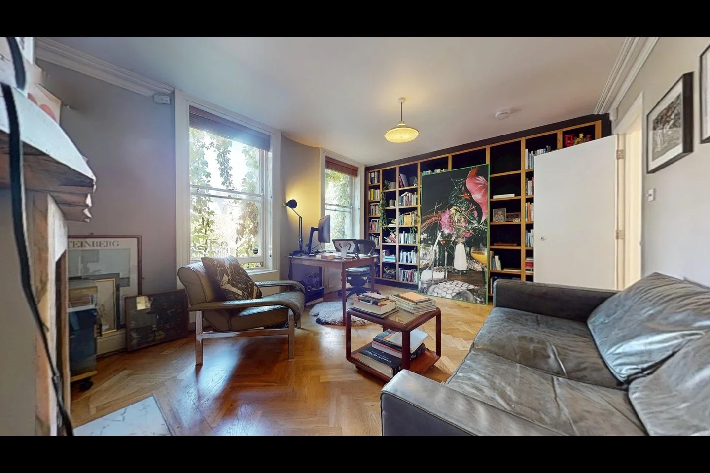 Flat Holly Grove in Greater London