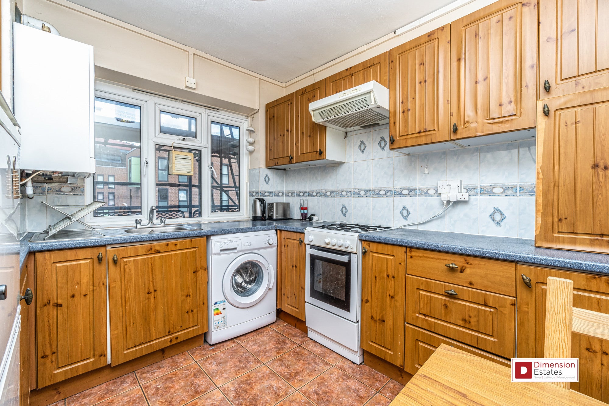 Flat Whiston Road in Greater London