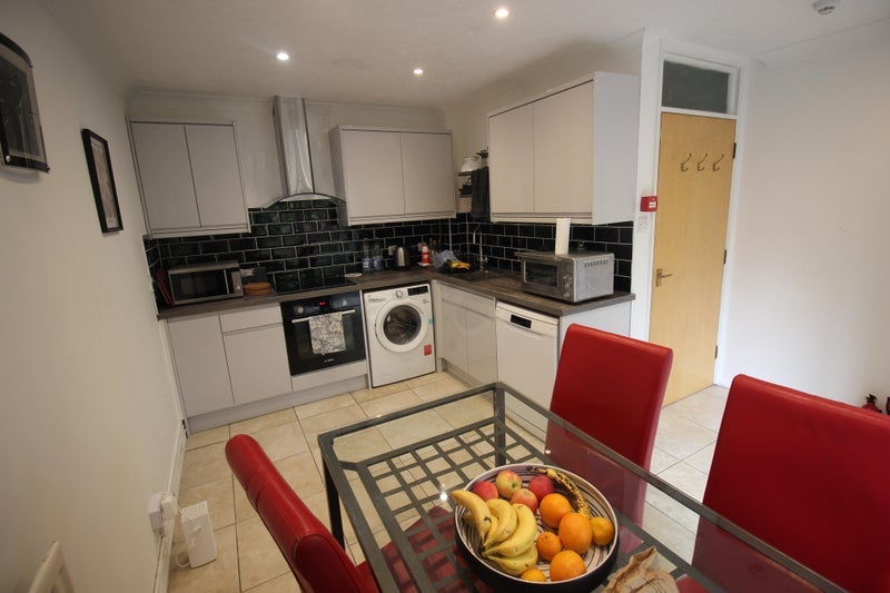 Room Fowey Close in Greater London