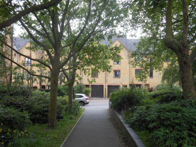 Room Fowey Close in Greater London