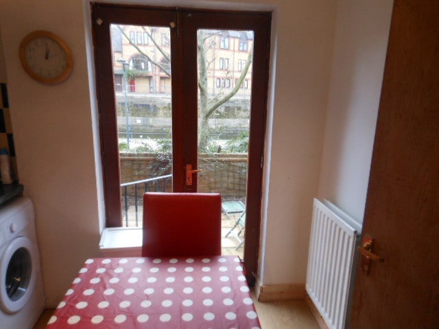 Room Fowey Close in Greater London