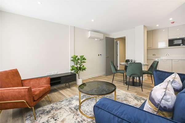 Flat Brompton Road in Greater London