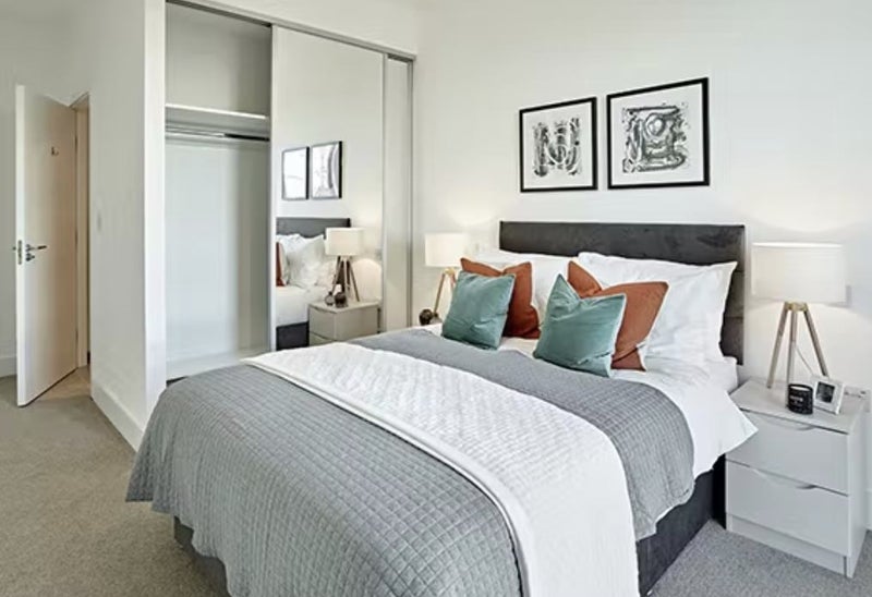 Flat Silvertown Way in Greater London
